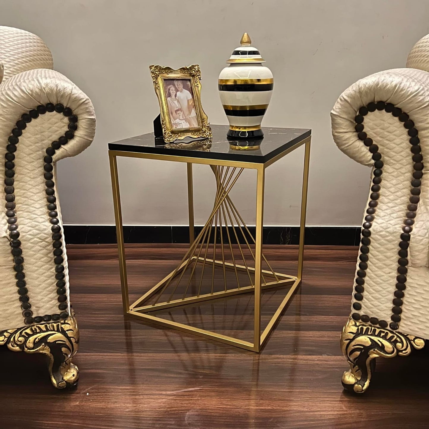 Center Curve Rode Based Coffee Table Sofa Side Table