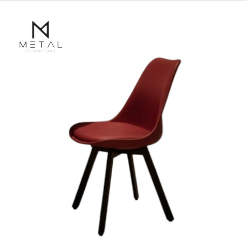 Modern Tulip Chair by Metal Furniture with smooth seat and sturdy metal legs, stylish and reliable seating for contemporary spaces.